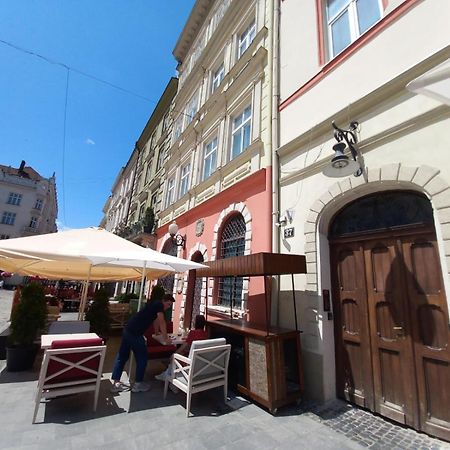לבוב Peaceful Studio On Rynok Square מראה חיצוני תמונה