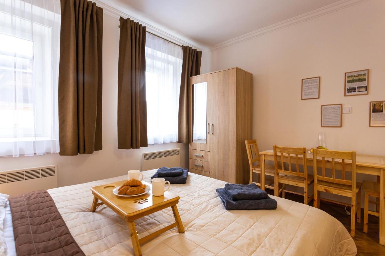 לבוב Peaceful Studio On Rynok Square מראה חיצוני תמונה