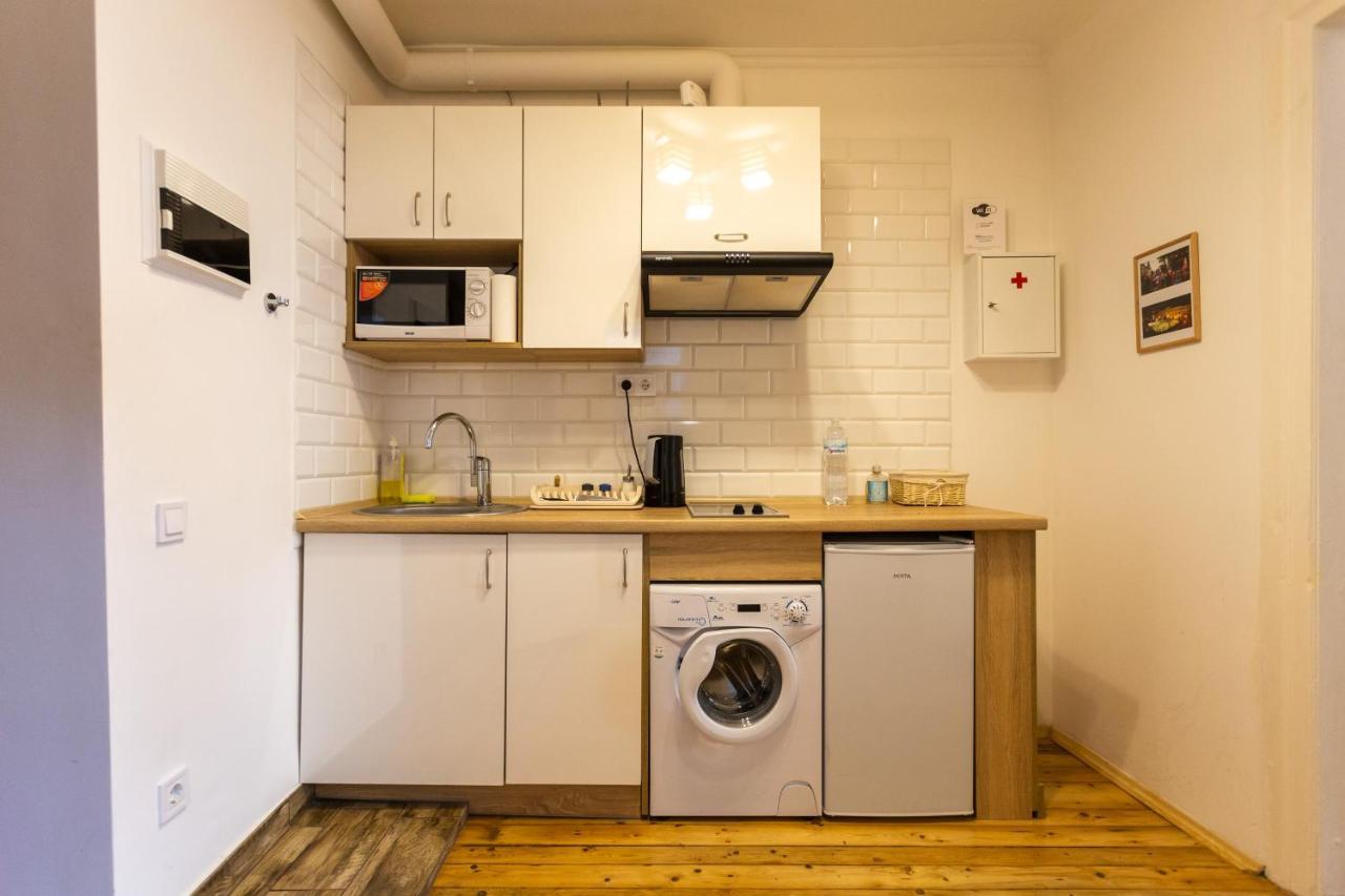 לבוב Peaceful Studio On Rynok Square מראה חיצוני תמונה