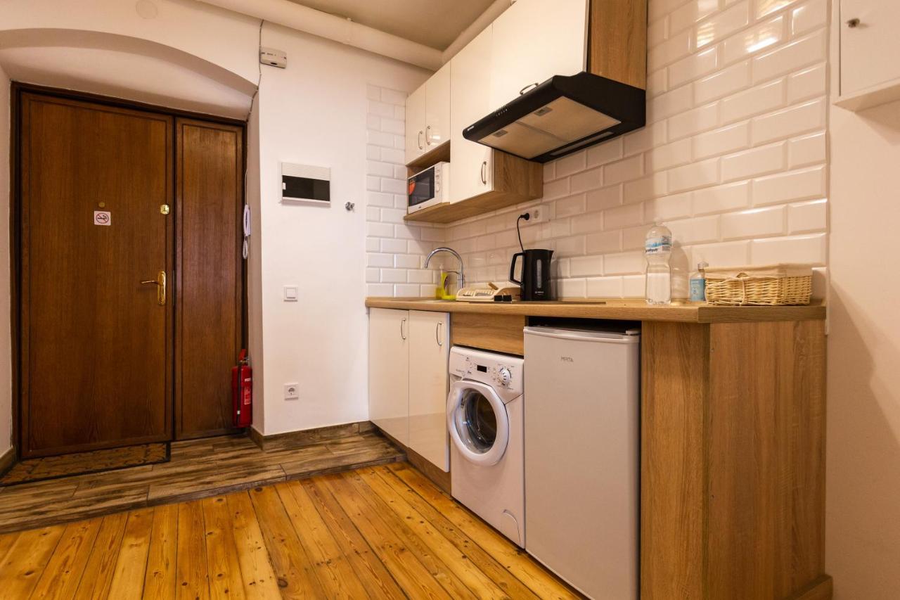 לבוב Peaceful Studio On Rynok Square מראה חיצוני תמונה
