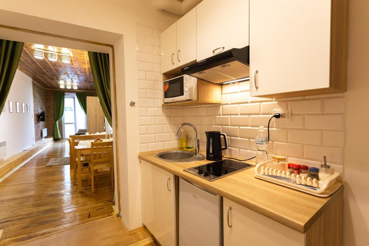 לבוב Peaceful Studio On Rynok Square מראה חיצוני תמונה