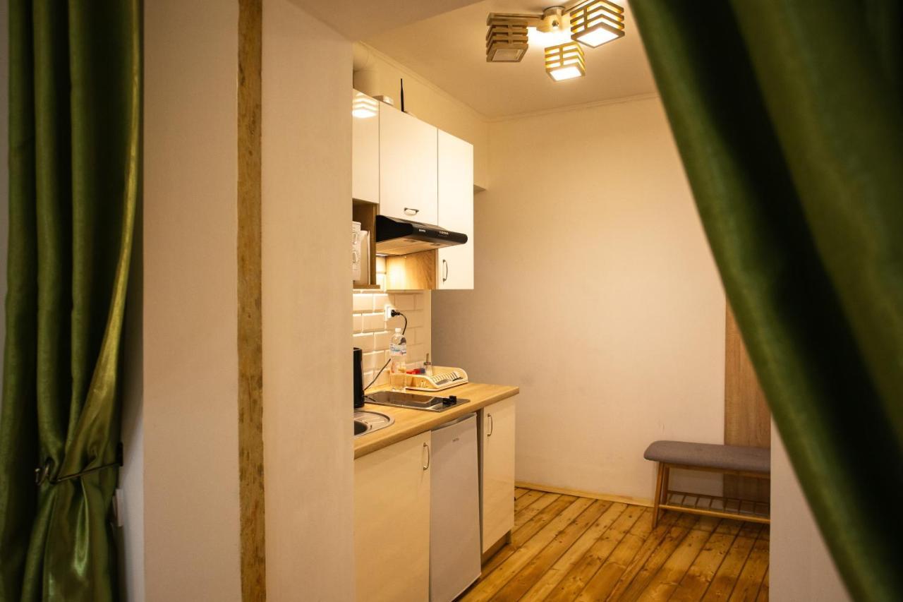 לבוב Peaceful Studio On Rynok Square מראה חיצוני תמונה