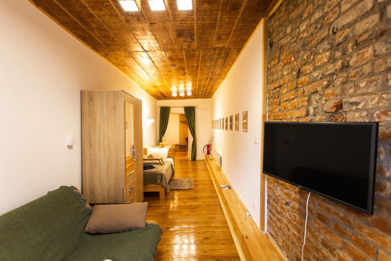לבוב Peaceful Studio On Rynok Square מראה חיצוני תמונה