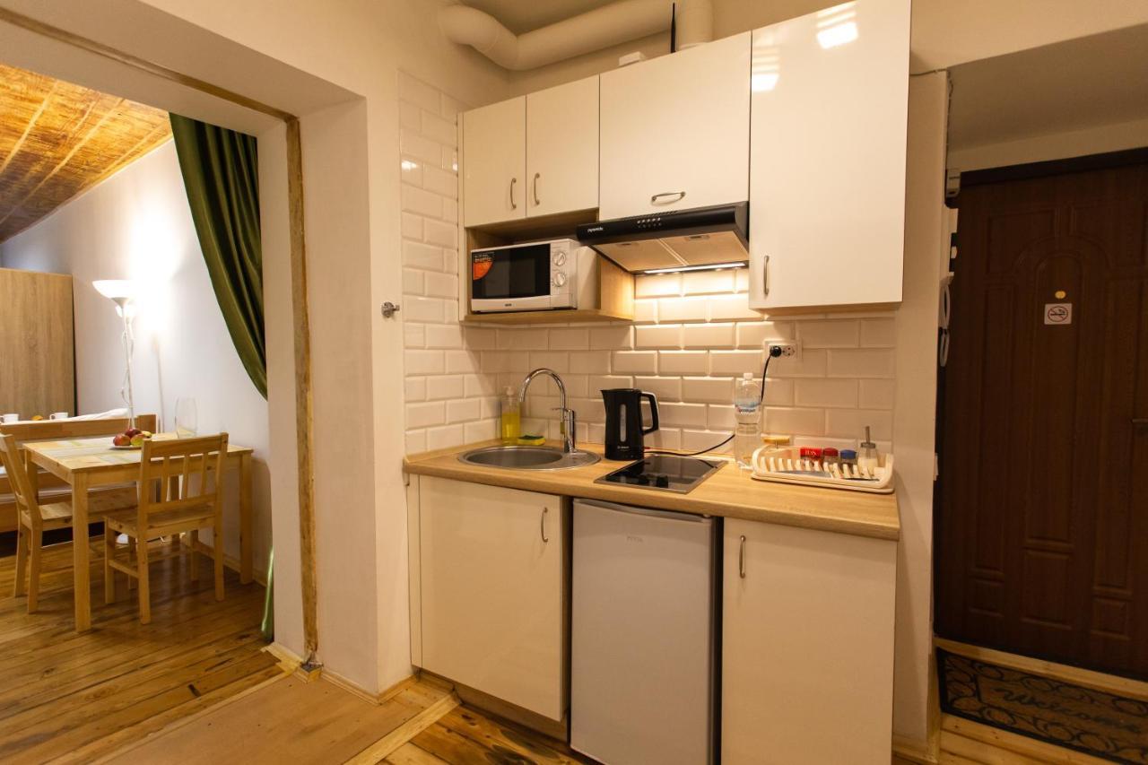 לבוב Peaceful Studio On Rynok Square מראה חיצוני תמונה