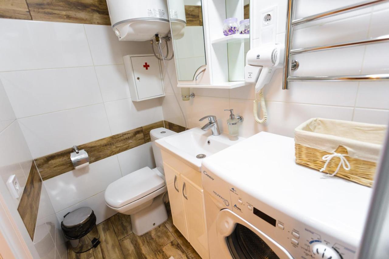 לבוב Peaceful Studio On Rynok Square מראה חיצוני תמונה